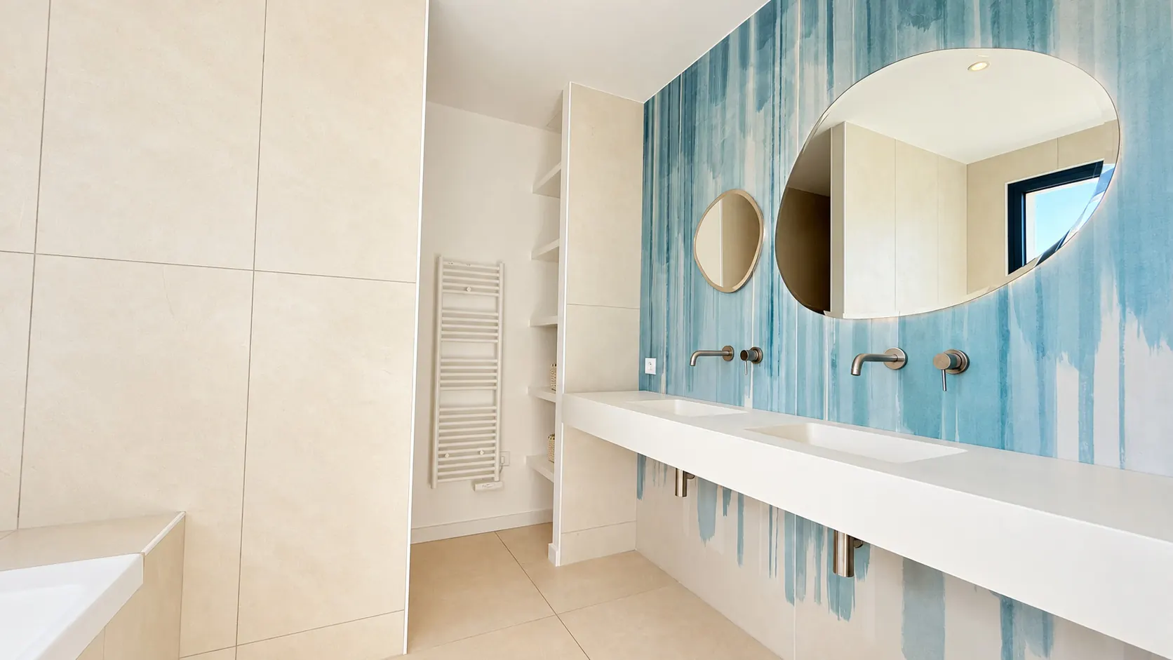 Salle de bain bleue, double vasque